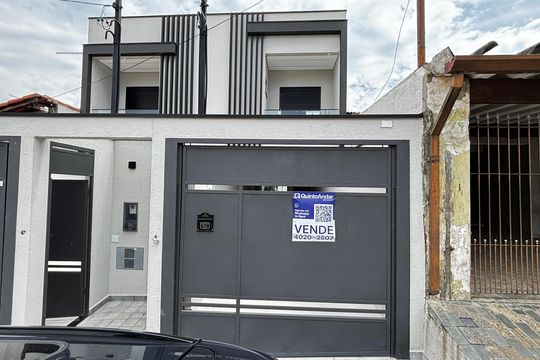 Fachada de casa à venda com 3 quartos, 197m² em Vila Camilópolis, Santo André