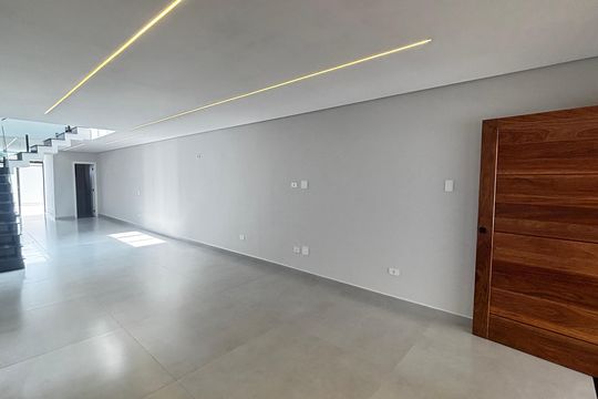 Casa à venda com 3 quartos, 197m² em Vila Camilópolis, Santo André