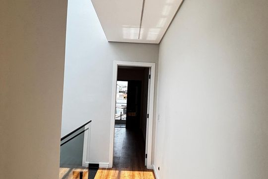 Corredor de casa à venda com 3 quartos, 197m² em Vila Camilópolis, Santo André
