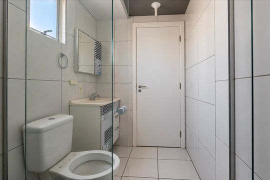 Banheiro de casa de condomínio para alugar com 2 quartos, 40m² em Rio Branco, Canoas