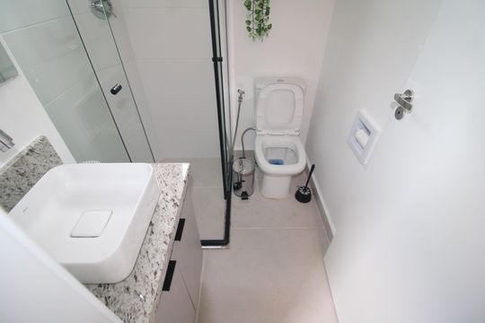 Banheiro de kitnet/studio para alugar com 1 quarto, 25m² em Vila Dom Pedro Ii, São Paulo