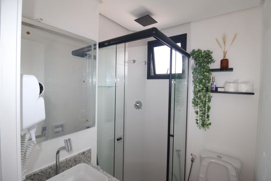 Banheiro de kitnet/studio para alugar com 1 quarto, 25m² em Vila Dom Pedro Ii, São Paulo