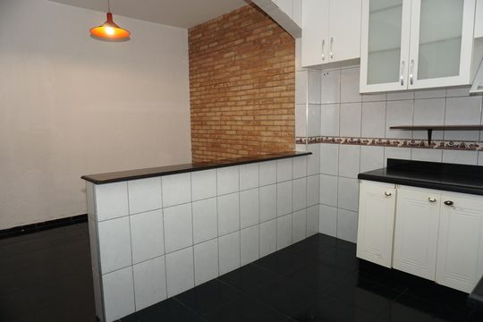 Cozinha de casa para alugar com 2 quartos, 75m² em Chácaras São Marcos, Embu das Artes
