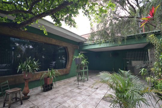 Garagem de casa para alugar com 5 quartos, 130m² em Cidade dos Bandeirantes, São Paulo
