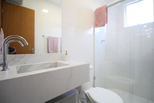 Banheiro de apartamento à venda com 1 quarto, 35m² em Parque Regina, São Paulo