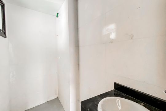 Banheiro  de apartamento à venda com 2 quartos, 38m² em Jardim Nordeste, São Paulo