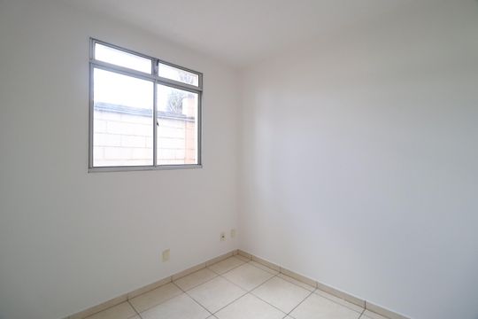 Quarto 1 de apartamento para alugar com 2 quartos, 48m² em Jardim Holanda, Uberlândia