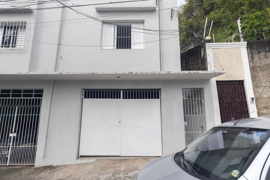Fachada de casa para alugar com 2 quartos, 65m² em Vila Pedra Branca, São Paulo