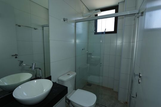 Banheiro da Suíte 2 de apartamento para alugar com 2 quartos, 85m² em Buritis, Belo Horizonte