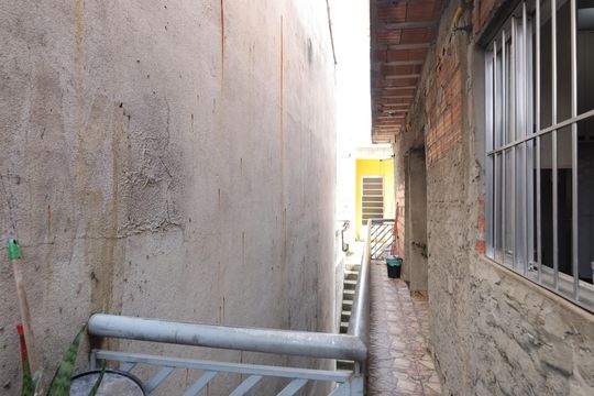 Corredor de casa à venda com 2 quartos, 189m² em Vila Verde, São Paulo
