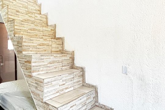 Escada de casa à venda com 2 quartos, 36m² em Cidade São Jorge, Santo André
