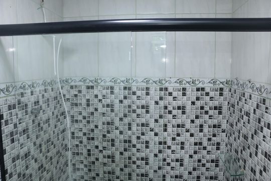 Banheiro de apartamento para alugar com 2 quartos, 65m² em Luz, Nova Iguaçu