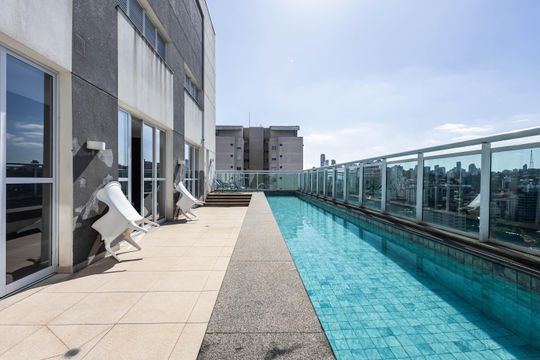 Piscina de kitnet/studio para alugar com 1 quarto, 42m² em Pinheiros, São Paulo