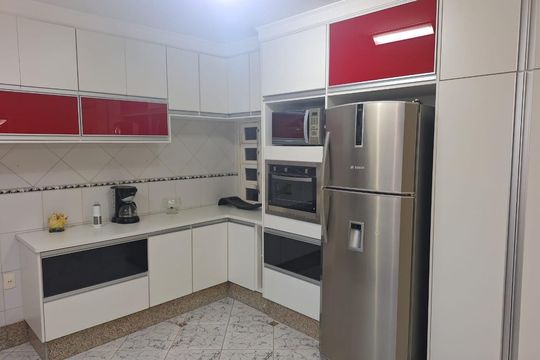 Cozinha de casa à venda com 3 quartos, 176m² em Conjunto Habitacional Parque da Floresta, Campinas