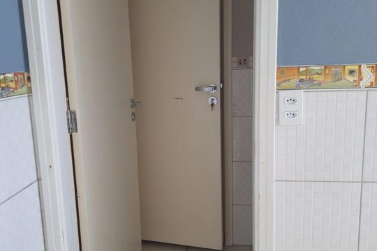 Corredor de casa à venda com 3 quartos, 176m² em Conjunto Habitacional Parque da Floresta, Campinas