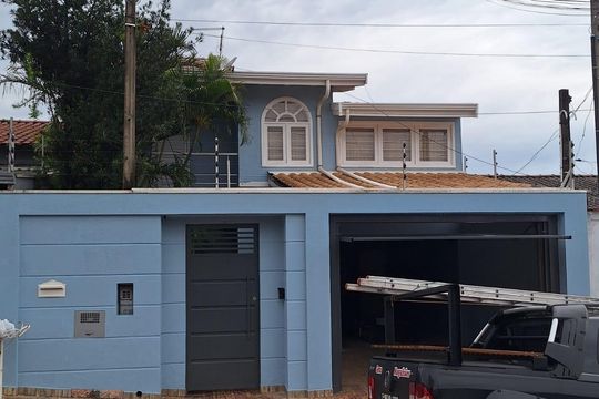 Fachada de casa à venda com 3 quartos, 176m² em Conjunto Habitacional Parque da Floresta, Campinas
