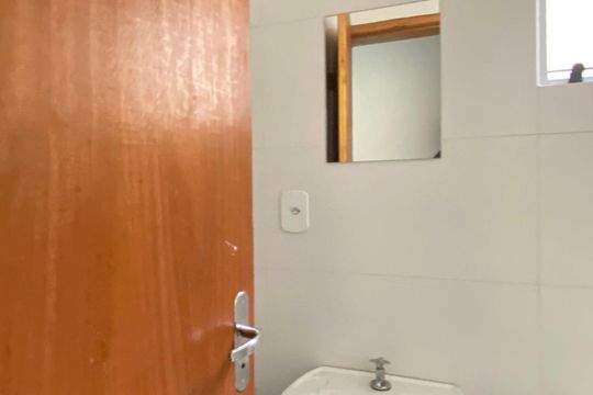 Banheiro  de apartamento para alugar com 2 quartos, 45m² em Vila Ré, São Paulo