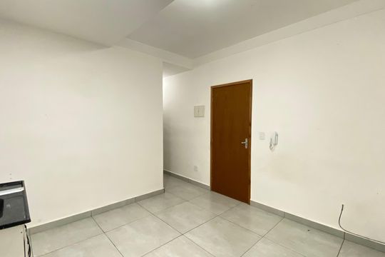 Sala/cozinha de apartamento para alugar com 2 quartos, 45m² em Vila Ré, São Paulo