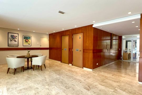 Hall de entrada de apartamento para alugar com 2 quartos, 78m² em Paraíso, São Paulo