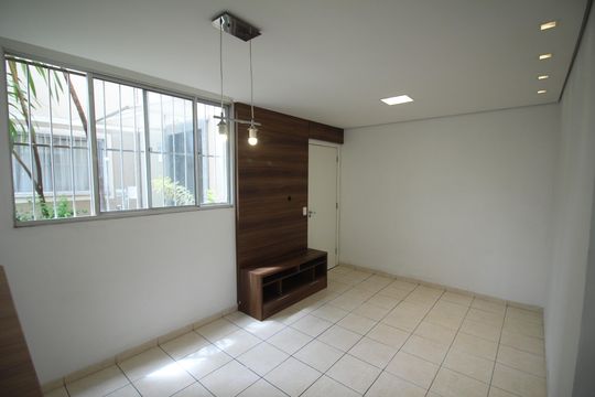 Sala de apartamento para alugar com 2 quartos, 48m² em Santa Maria, Contagem