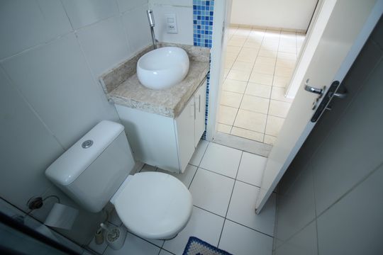 Banheiro de apartamento para alugar com 2 quartos, 48m² em Santa Maria, Contagem
