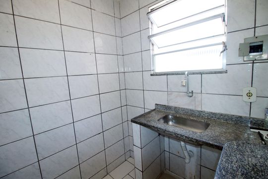 Cozinha de apartamento para alugar com 1 quarto, 75m² em Irajá, Rio de Janeiro