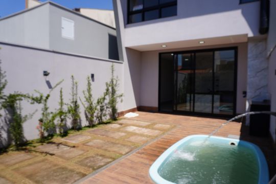 Quintal de casa à venda com 3 quartos, 160m² em Jardim Helena, Americana
