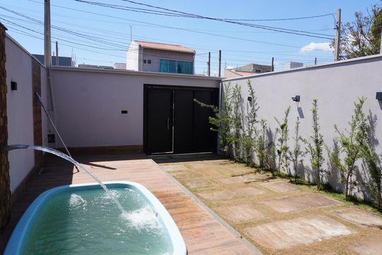 Quintal de casa à venda com 3 quartos, 160m² em Jardim Helena, Americana