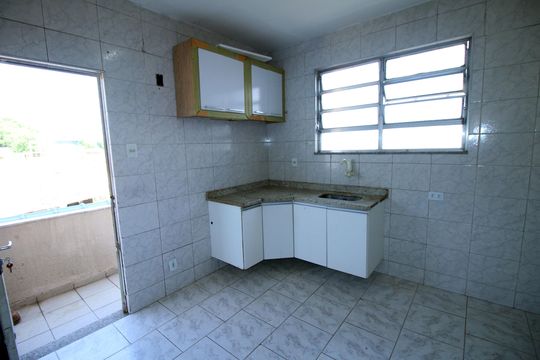 Cozinha de apartamento para alugar com 3 quartos, 30m² em Irajá, Rio de Janeiro