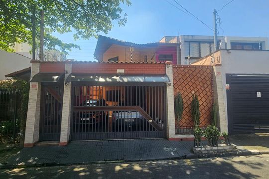 Fachada de casa à venda com 2 quartos, 219m² em Vila Gomes Cardim, São Paulo