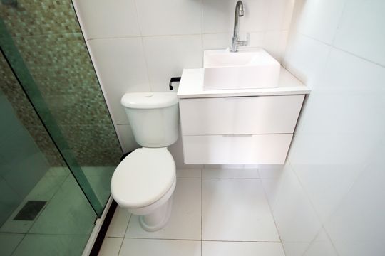 Banheiro de apartamento para alugar com 2 quartos, 68m² em Irajá, Rio de Janeiro