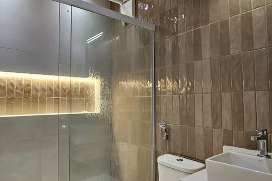 Banheiro de apartamento à venda com 1 quarto, 42m² em Catete, Rio de Janeiro