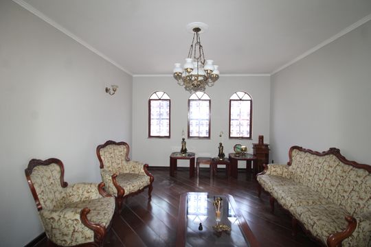 Casa para alugar com 5 quartos, 220m² em Vila Barbosa, São Paulo