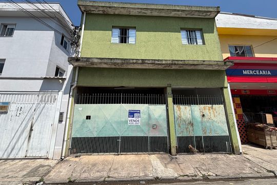 Fachada de casa à venda com 6 quartos, 210m² em Jardim Maia, São Paulo