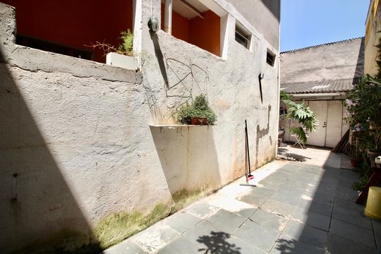 Quintal de casa à venda com 6 quartos, 210m² em Jardim Maia, São Paulo