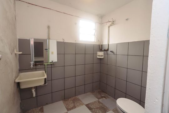 Banheiro de casa para alugar com 1 quarto, 40m² em Vila São José, São Paulo