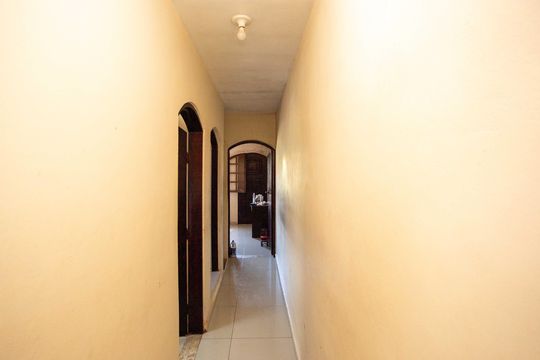 Corredor de casa à venda com 4 quartos, 230m² em Eldorado, Diadema