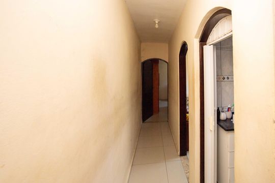 Corredor de casa à venda com 4 quartos, 230m² em Eldorado, Diadema