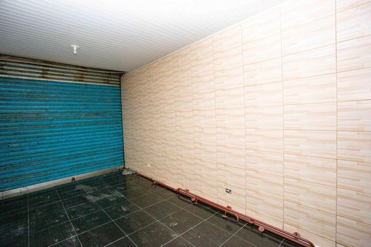 Garagem de casa à venda com 4 quartos, 230m² em Eldorado, Diadema