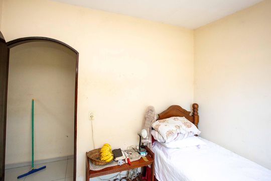 Quarto 2 de casa à venda com 4 quartos, 230m² em Eldorado, Diadema