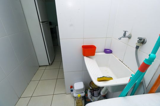 Área de Serviço de apartamento à venda com 2 quartos, 54m² em Jardim Santa Cristina, Santo André