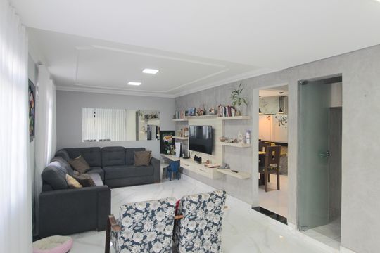 Casa à venda com 3 quartos, 290m² em Santa Branca, Belo Horizonte