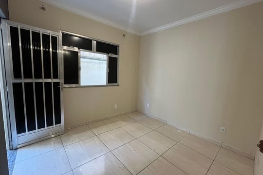Sala de apartamento para alugar com 1 quarto, 45m² em Taquara, Rio de Janeiro
