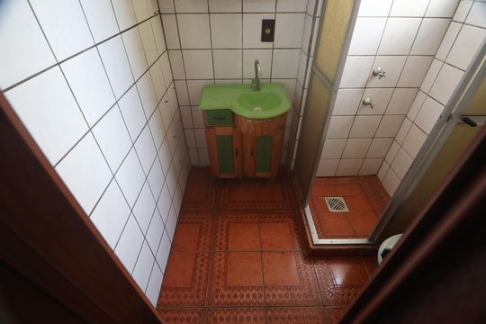 Banheiro de apartamento à venda com 1 quarto, 30m² em Setor 3, Canoas