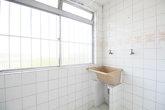 Área de serviço de apartamento para alugar com 2 quartos, 52m² em Jardim Umarizal, São Paulo