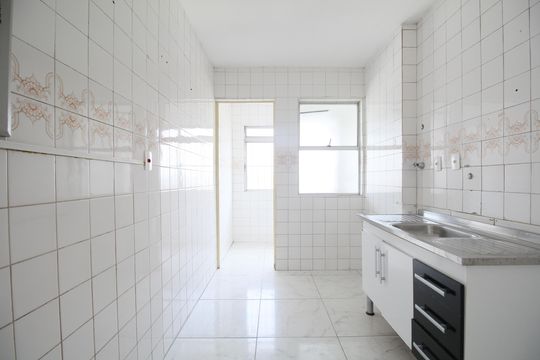 Cozinha de apartamento para alugar com 2 quartos, 52m² em Jardim Umarizal, São Paulo