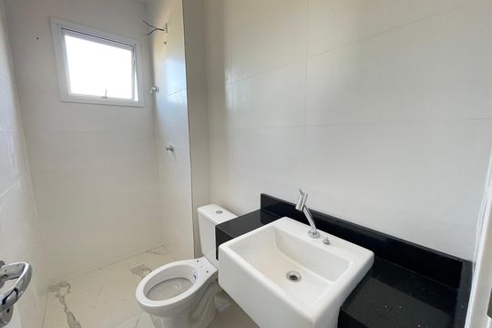 Banheiro da suíte de apartamento à venda com 3 quartos, 64m² em União, Belo Horizonte