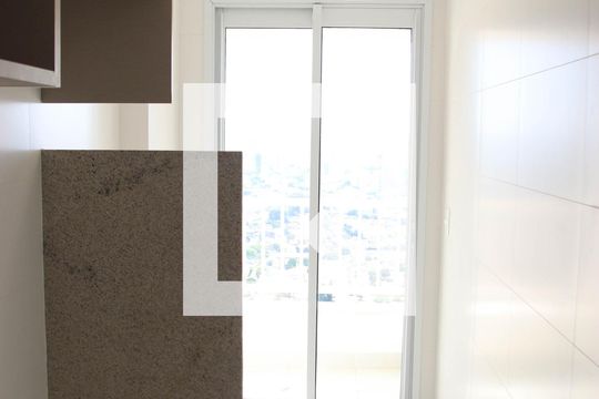 Cozinha e Área de Serviço de apartamento para alugar com 3 quartos, 80m² em Setor Leste Universitário, Goiânia