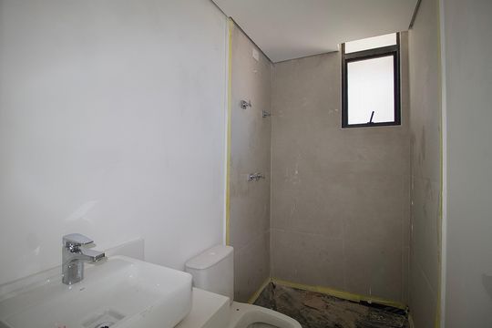 Banheiro da Suíte 1 de apartamento à venda com 2 quartos, 91m² em São Francisco, Curitiba