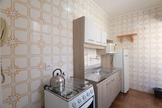 Cozinha - Armários de apartamento para alugar com 1 quarto, 34m² em Centro, Canoas